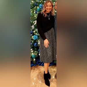 Green and Black Dots Midi Skirt - Size M